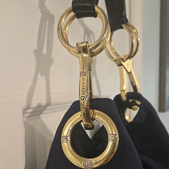 Elegant Black Hobo Bag - Picture 2 of 9